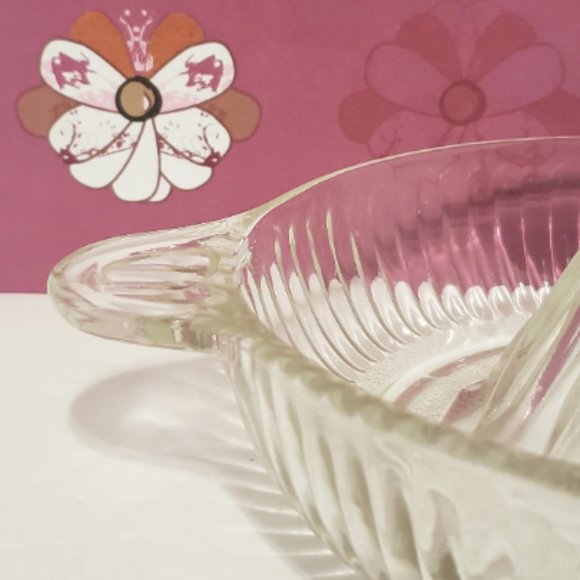 Large Glass Juicer Orange Lemon Citrus Vintage Reamer with Handle and Spout - Picture 4 of 4